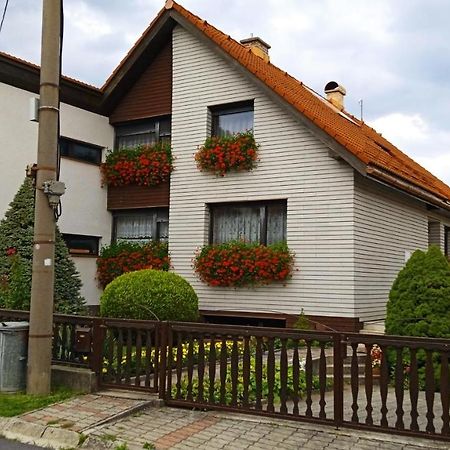 באנסקה ביסטריצה Apartman 6 Km Od Centra Banskej Bystrice מראה חיצוני תמונה