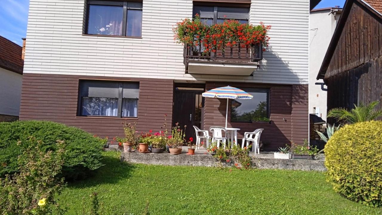 באנסקה ביסטריצה Apartman 6 Km Od Centra Banskej Bystrice מראה חיצוני תמונה